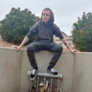 Meet your Posher, Dylan